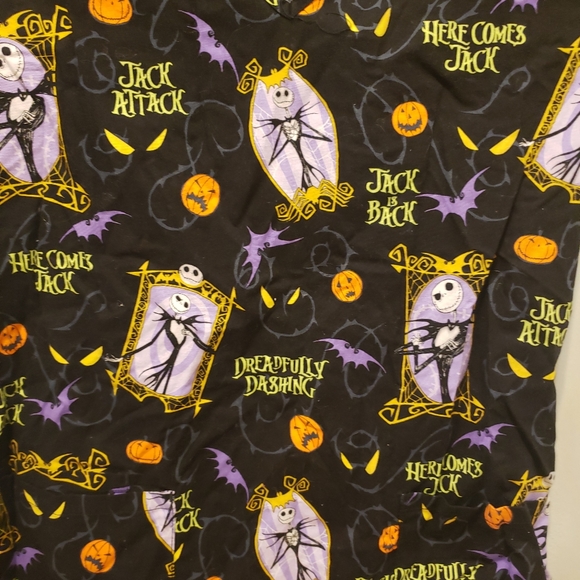 Lot Of 2 Halloween Womens Scrubs Size Small Nightmare Before Christmas & Ghosts - Picture 4 of 11